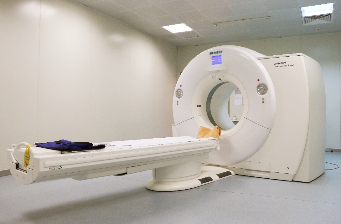 医学影像科实景,配西门子双源CT